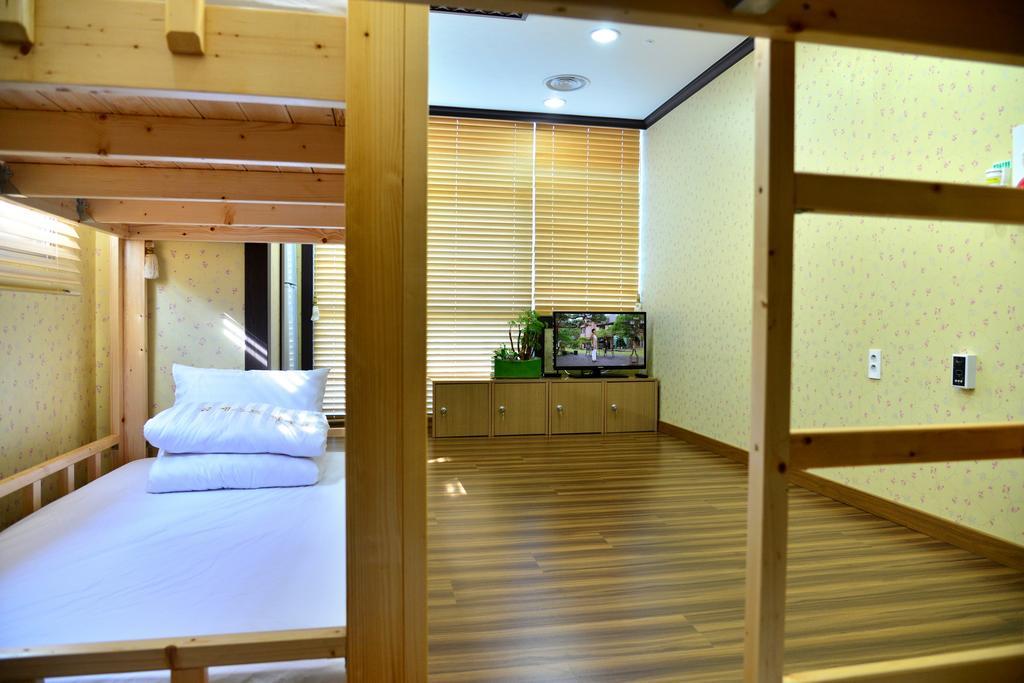 Seom Guesthouse Seogwipo Extérieur photo